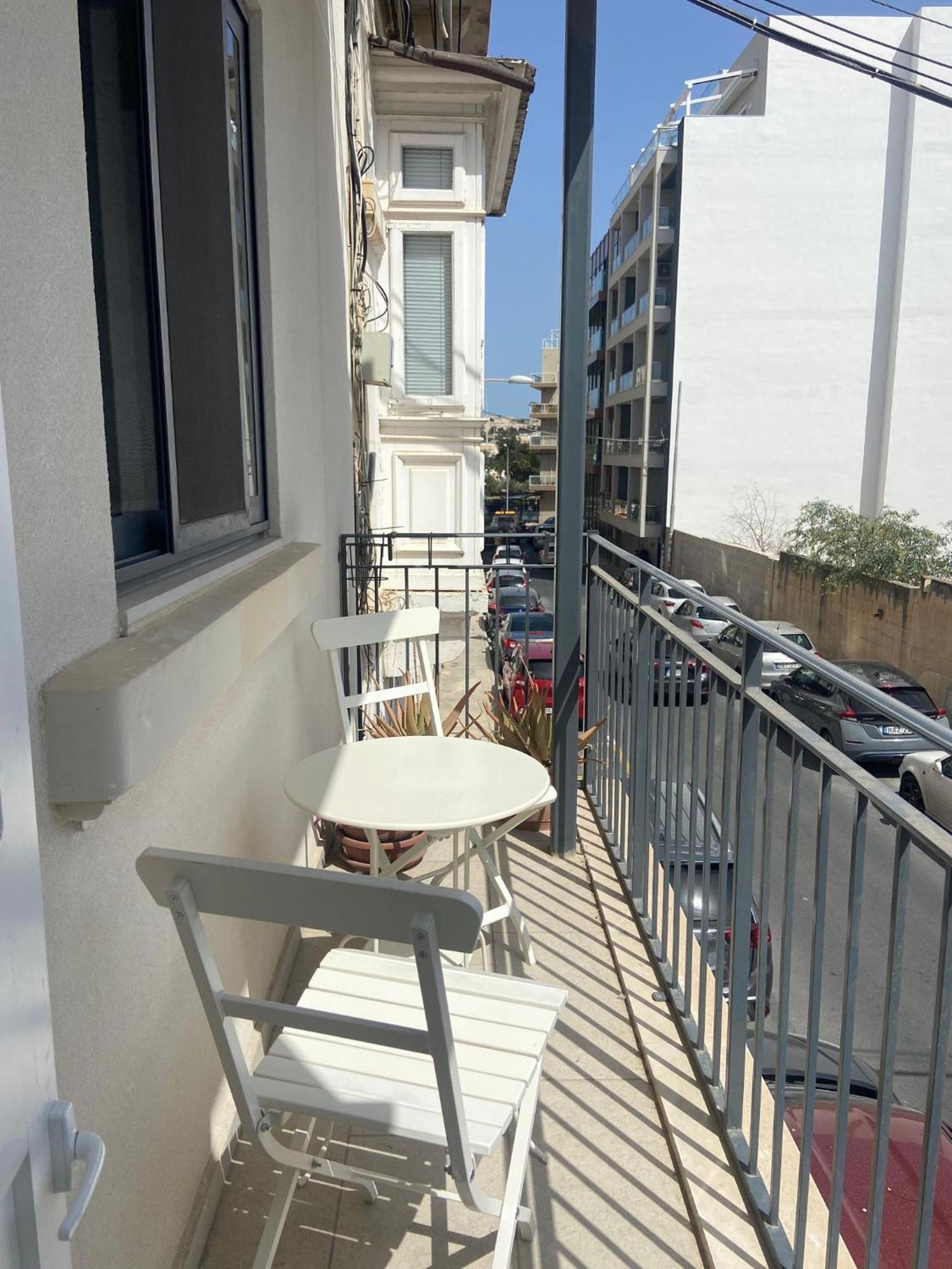 Cozy 2 Bedroom Apartment Near Seafront Gzira Luaran gambar