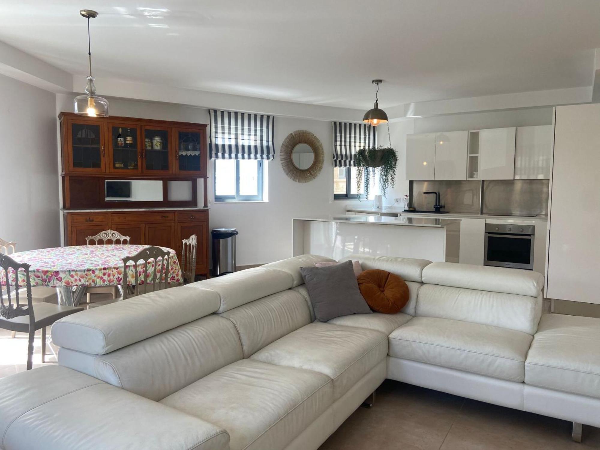 Cozy 2 Bedroom Apartment Near Seafront Gzira Luaran gambar